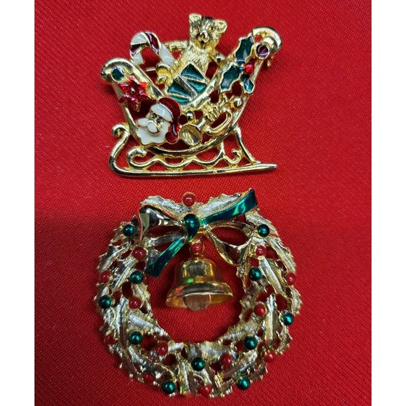 Christmas Pins/ Brooch Set of 2 Christmas Sleigh & Wreath Pin - Picture 2 of 10